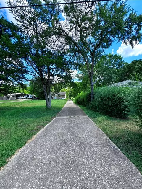1111 Boulevard St, Bryan, TX 77803 photo 3
