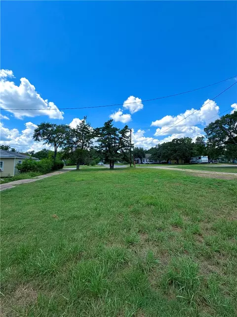 1111 Boulevard St, Bryan, TX 77803