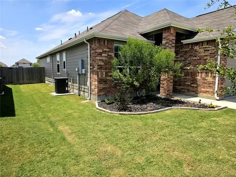4712 Milagro Loop, Bryan, TX 77807 photo 3
