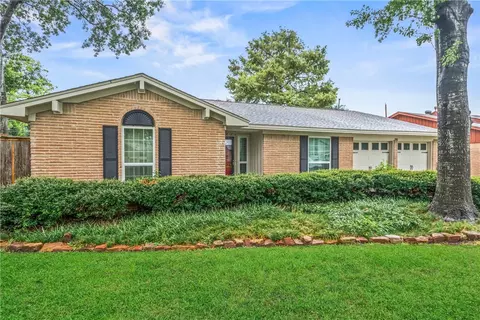 6918 Pine Grove Dr, Houston, TX 77092