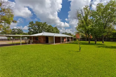 Exterior - 605 Walker St, Bryan, TX 77802 photo 2 of 3