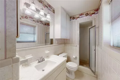 Bath - 605 Walker St, Bryan, TX 77802 photo 2 of 2