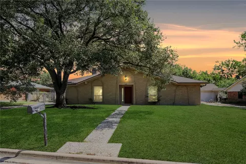 1809 Leona Dr, College Station, TX 77840