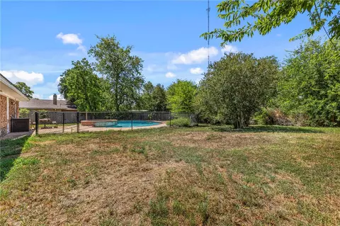 Exterior - 3702 Tanglewood Dr, Bryan, TX 77802 photo 2 of 3