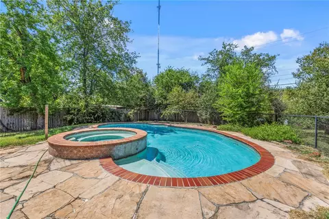 Exterior - 3702 Tanglewood Dr, Bryan, TX 77802 photo 3 of 3