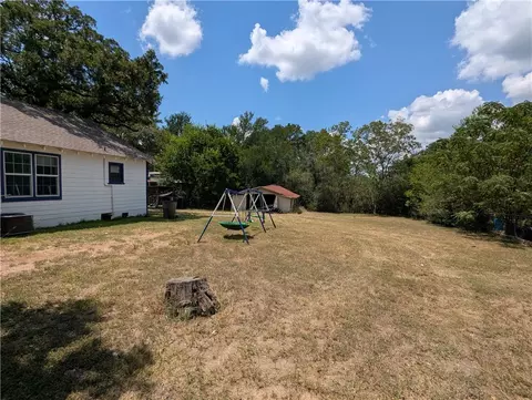 Exterior - 306 Harvey St, Bryan, TX 77803 photo 3 of 4