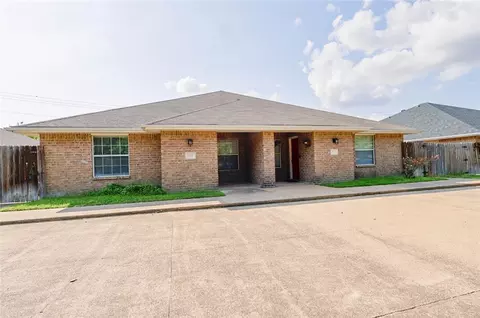 3724 Oldenburg Ln, College Station, TX 77845