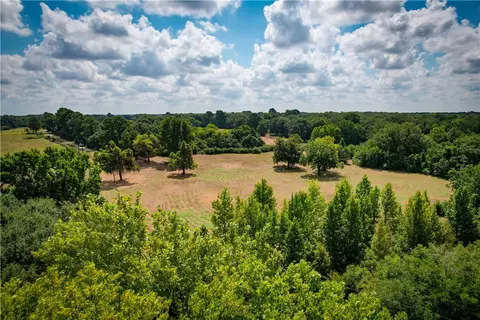 7197 Flyway Rd, College Station, TX 77845