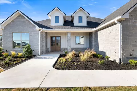 Exterior - 7899 Mathis Creek Dr, Bryan, TX 77808 photo 2 of 7
