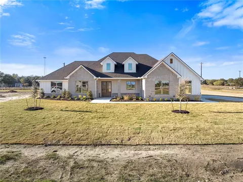 Exterior - 7899 Mathis Creek Dr, Bryan, TX 77808 photo 3 of 7