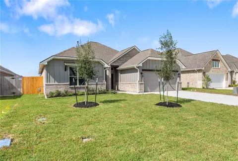 Exterior - 2813 Spector Dr, Bryan, TX 77808 photo 5 of 8