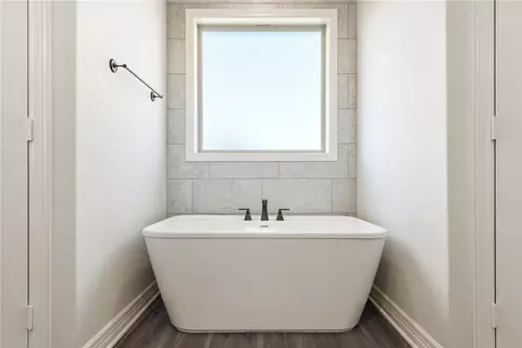 Bath - 2813 Spector Dr, Bryan, TX 77808 photo 6 of 8