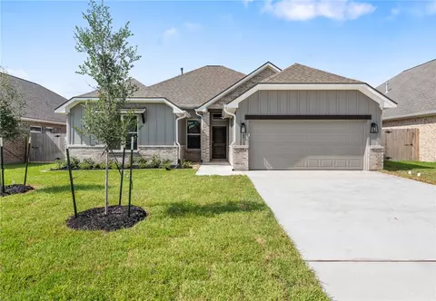 Exterior - 2813 Spector Dr, Bryan, TX 77808 photo 4 of 8
