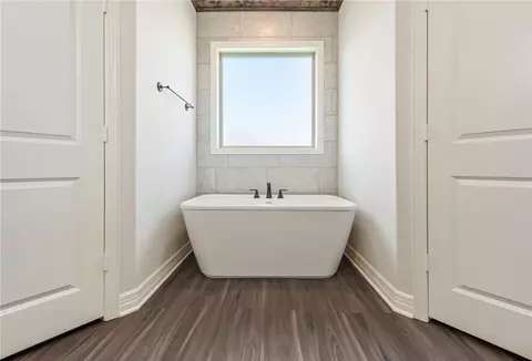 Bath - 2813 Spector Dr, Bryan, TX 77808 photo 5 of 8