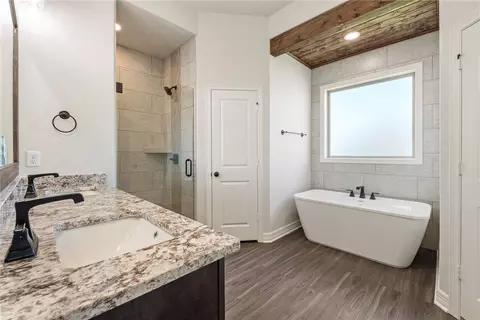 Bath - 2813 Spector Dr, Bryan, TX 77808 photo 1 of 8