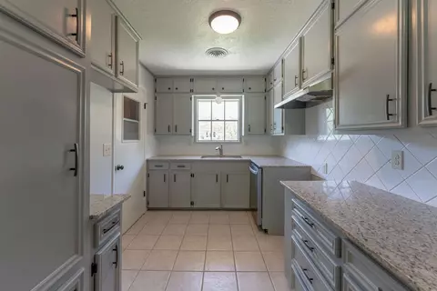 1102 Lamar Dr, Bryan, TX 77802 photo 8