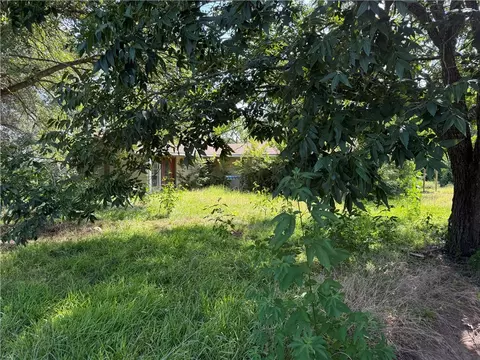 3460 William B Travis, Brenham, TX 77833