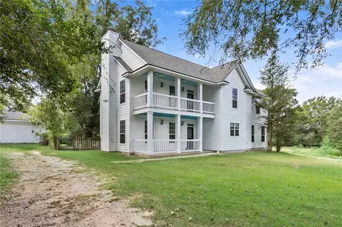 12000 Grassbur Rd, Bryan, TX 77808