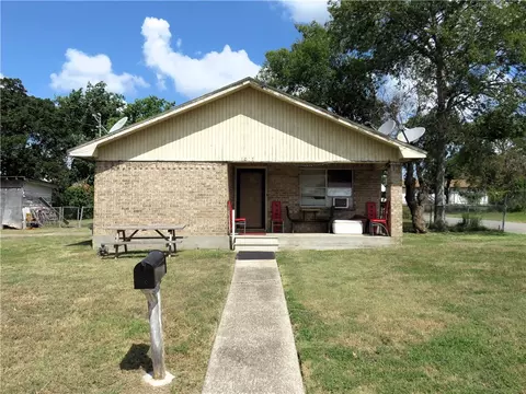 1017 Rollins Ave, Bryan, TX 77803