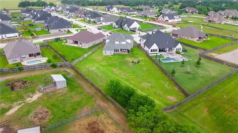 4233 Padova Cir, College Station, TX 77845