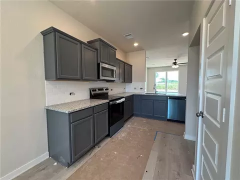 5641 Fox Blf, Bryan, TX 77807 photo 4