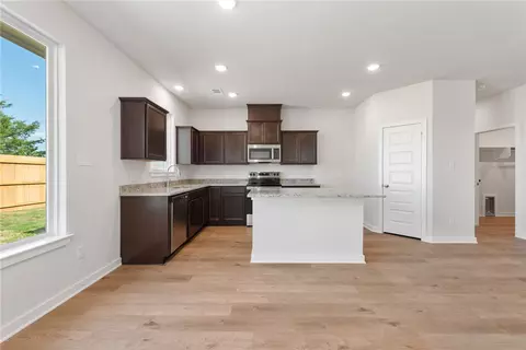 5649 Fox Bluff Dr, Bryan, TX 77807 photo 17