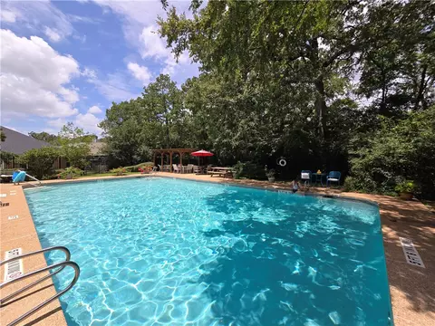 9305 Stonebridge Dr, College Station, TX 77845