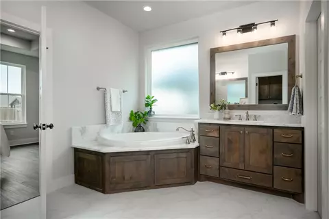 Bath - 3545 Chantilly Path, Bryan, TX 77808 photo 3 of 6