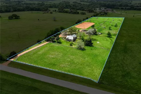6055 Cedar Hill Rd, Brenham, TX 77833