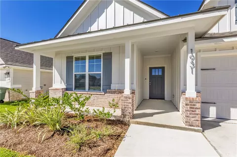 1931 Pinemont View Dr, Bryan, TX 77807