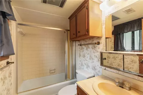 Bath - 601 Cache Cove B, Bryan, TX 77802 photo 1 of 2