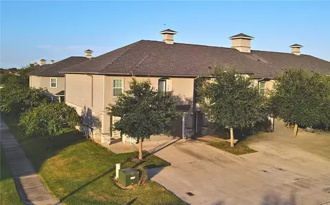 3401 Papa Bear Dr, College Station, TX 77845
