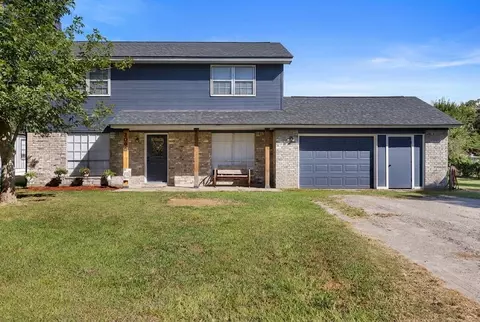 2098 Cedar Creek Rd, Hearne, TX 77859
