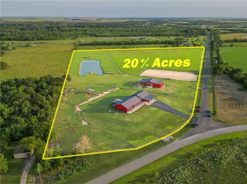 1402 Eagle Ferry Rd, Anahuac, TX 77514