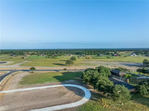 6945 Ellehue Ln, Bryan, TX 77808