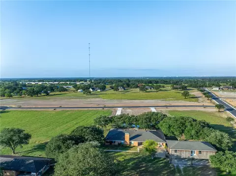 10336 Charlinda Ln, Bryan, TX 77808