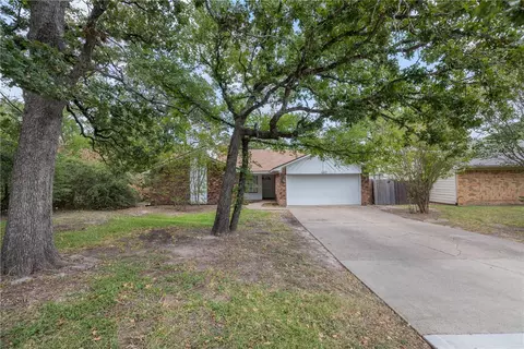 1401 Bayou Woods Dr, College Station, TX 77840