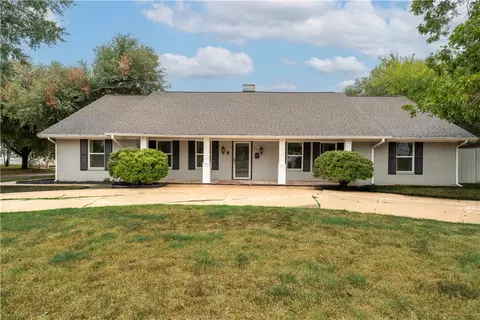 401 San Gabriel St, Rockdale, TX 76567
