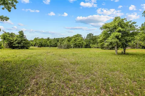 3265 Golden Trl, College Station, TX 77845