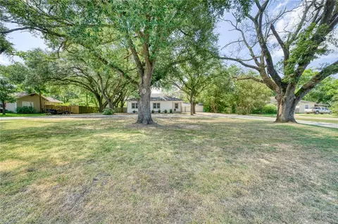 1414 E Main St, Madisonville, TX 77864
