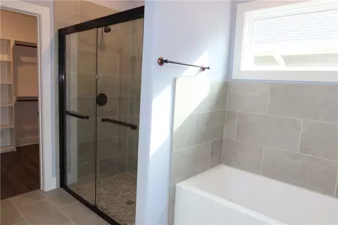 Bath - 1969 Cambria Dr, Bryan, TX 77807 photo 6 of 6