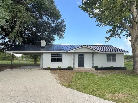 1304 Cr 215, Cameron, TX 76520