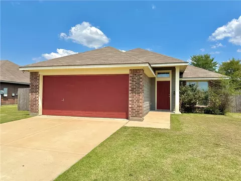 806 Heritage Dr, Navasota, TX 77868