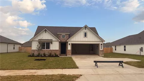 5411 Smith Lake Blvd, Bryan, TX 77807