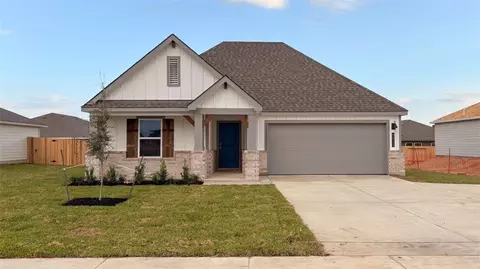 5413 Smith Lake Blvd, Bryan, TX 77807