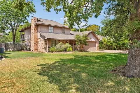 8714 Bent Tree Dr, College Station, TX 77845