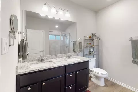Bath - 2033 Chief St, Bryan, TX 77807 photo 1 of 3