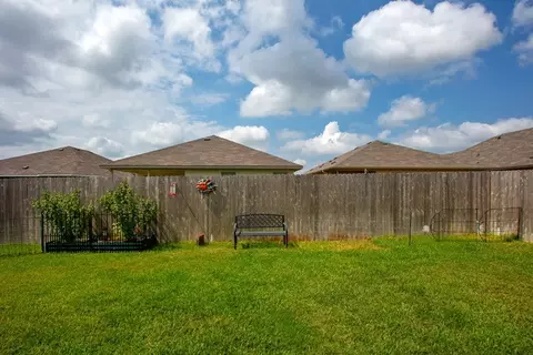 Exterior - 2033 Chief St, Bryan, TX 77807 photo 4 of 5