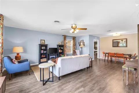 2310 Morningside Dr, Bryan, TX 77802 photo 8
