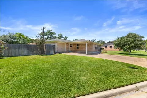 2310 Morningside Dr, Bryan, TX 77802 photo 3